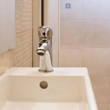Kamchu Apartments: Viale Libia Guest house *